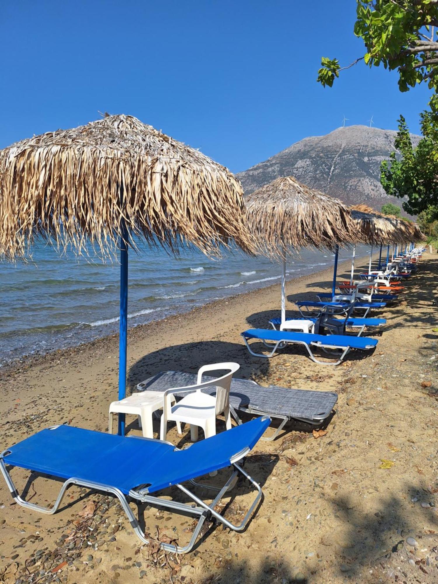 Makinia Beach نافبكْتوس المظهر الخارجي الصورة