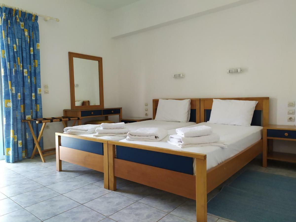 Makinia Beach نافبكْتوس المظهر الخارجي الصورة
