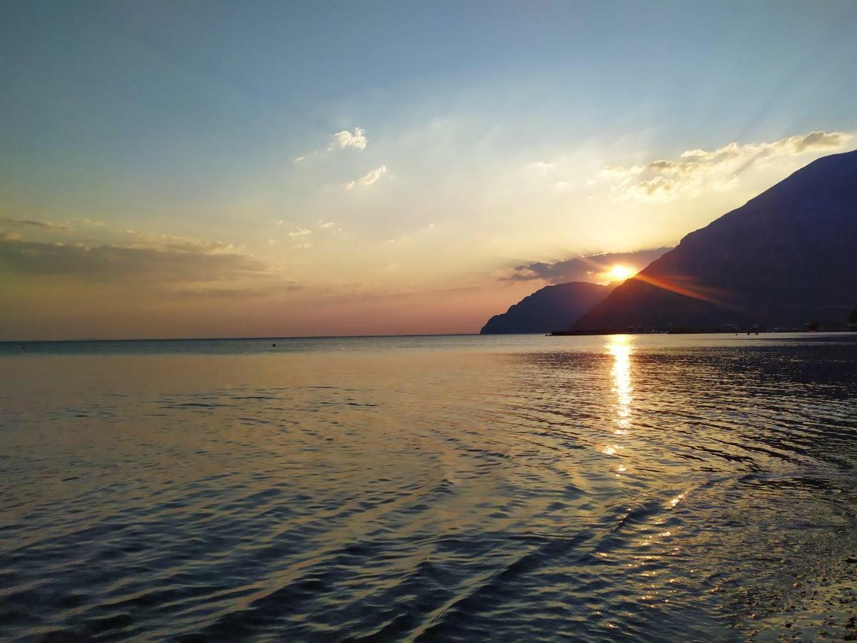 Makinia Beach نافبكْتوس المظهر الخارجي الصورة
